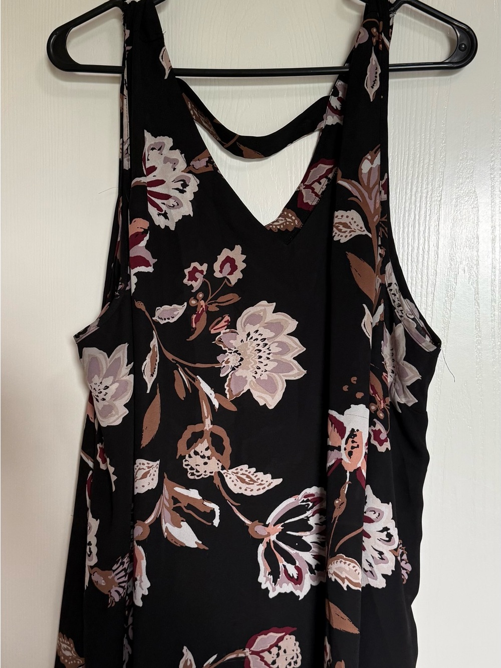 Maurices Black Floral Sleeveless Camisole with V-Back Detail